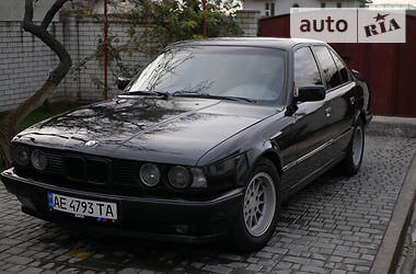 Седан BMW 5 Series 1992 в Днепре