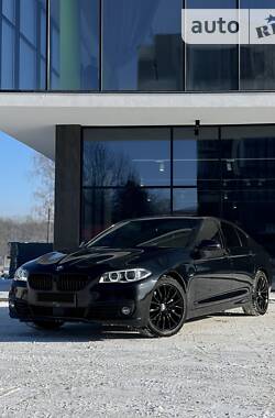 Седан BMW 5 Series 2015 в Ужгороде