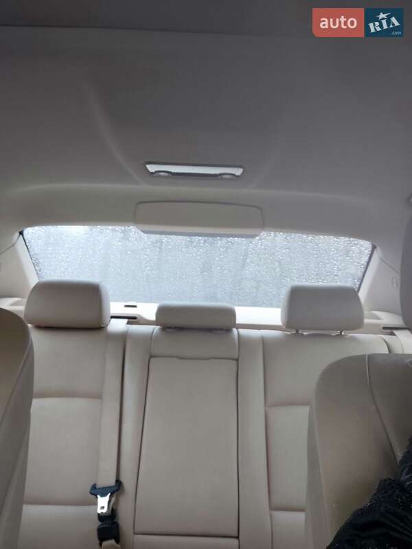 Седан BMW 5 Series 2012 в Кривому Розі