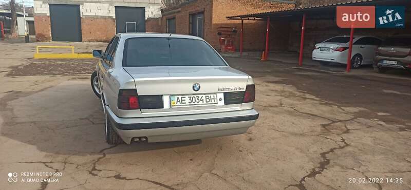 Седан BMW 5 Series 1992 в Кривому Розі