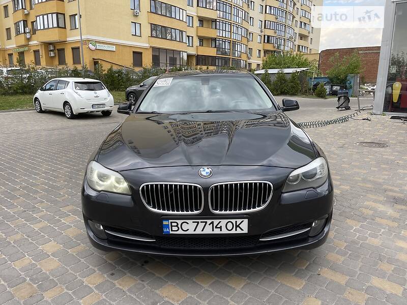 Седан BMW 5 Series 2012 в Львове