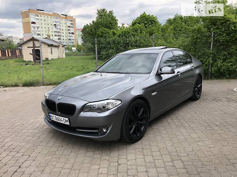 Седан BMW 5 Series 2010 в Львове