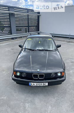 Седан BMW 5 Series 1992 в Киеве