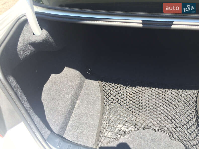 Седан BMW 5 Series 2011 в Запоріжжі