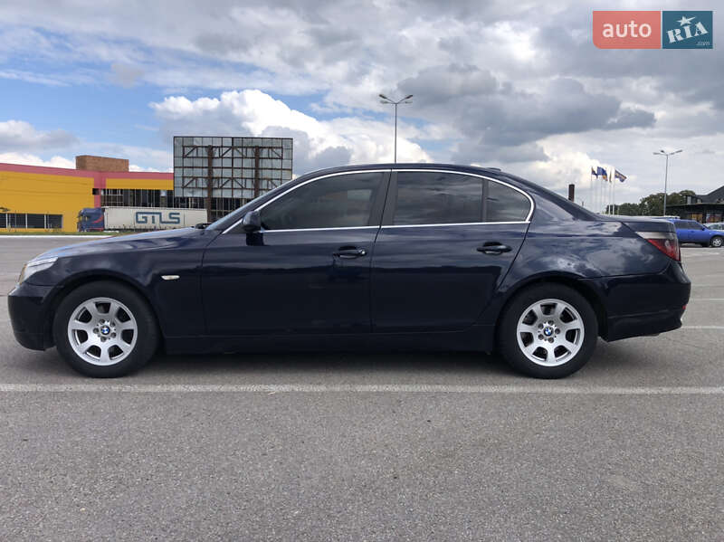 Седан BMW 5 Series 2004 в Черновцах