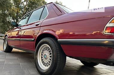 Седан BMW 5 Series 1985 в Киеве