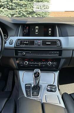 Седан BMW 5 Series 2015 в Дубно