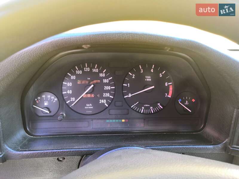 Седан BMW 5 Series 1989 в Прилуках