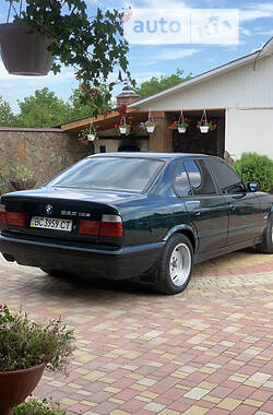 Седан BMW 5 Series 1995 в Тячеві