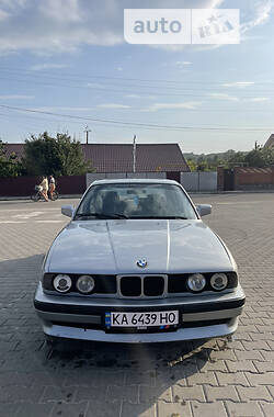 Седан BMW 5 Series 1990 в Василькові