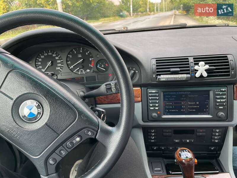 Седан BMW 5 Series 2000 в Запоріжжі