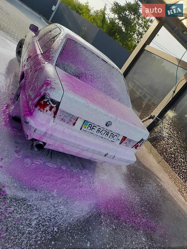 Седан BMW 5 Series 1992 в Николаеве