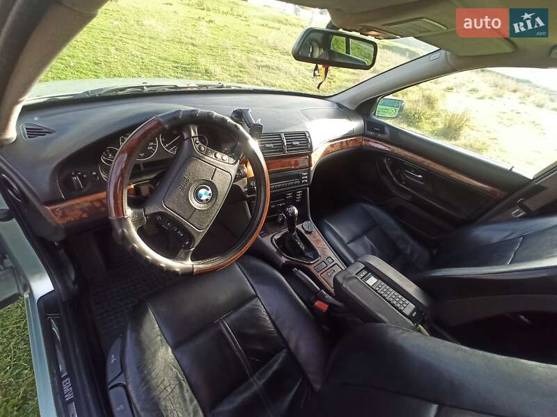 Седан BMW 5 Series 1999 в Каменке-Бугской