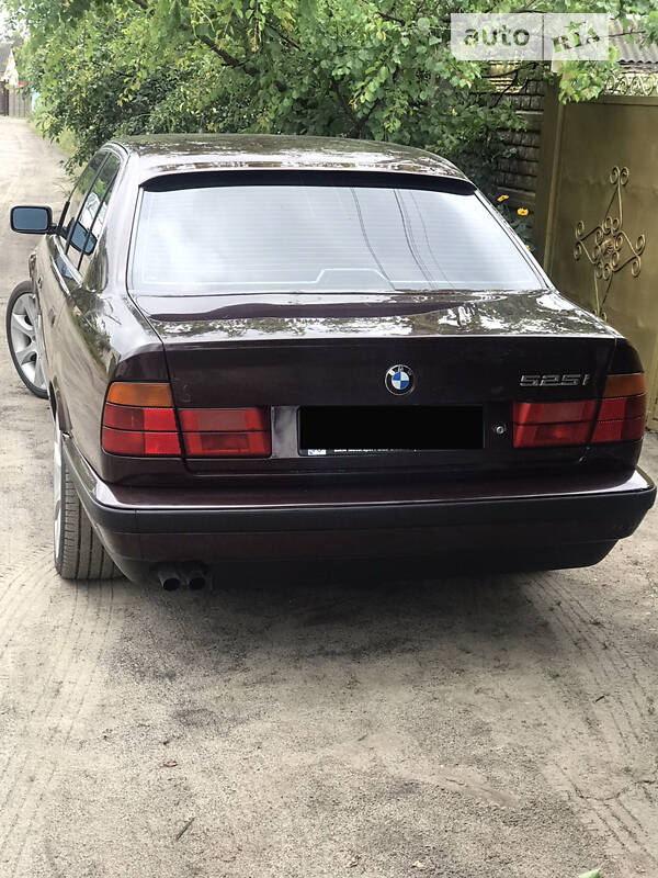 Седан BMW 5 Series 1995 в Харькове