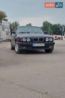 Седан BMW 5 Series 1990 в Днепре