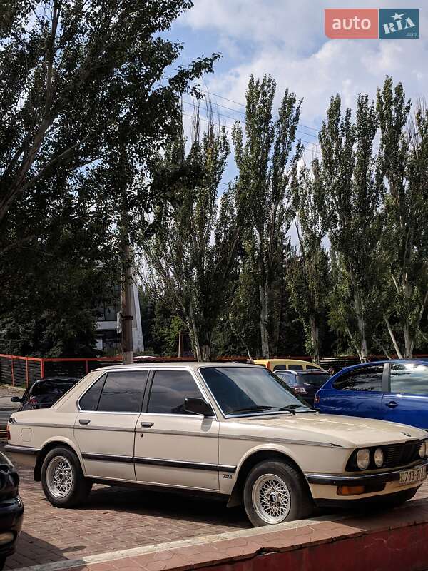 BMW 5 Series 1986 BMW 5 Series 1986