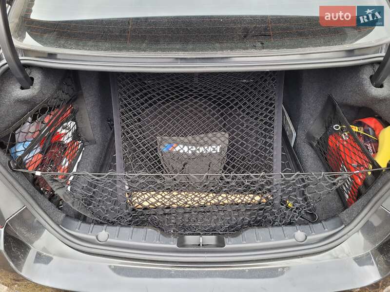 Седан BMW 5 Series 2011 в Хмельницькому