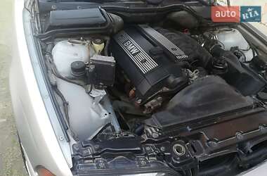 Седан BMW 5 Series 1996 в Чернівцях
