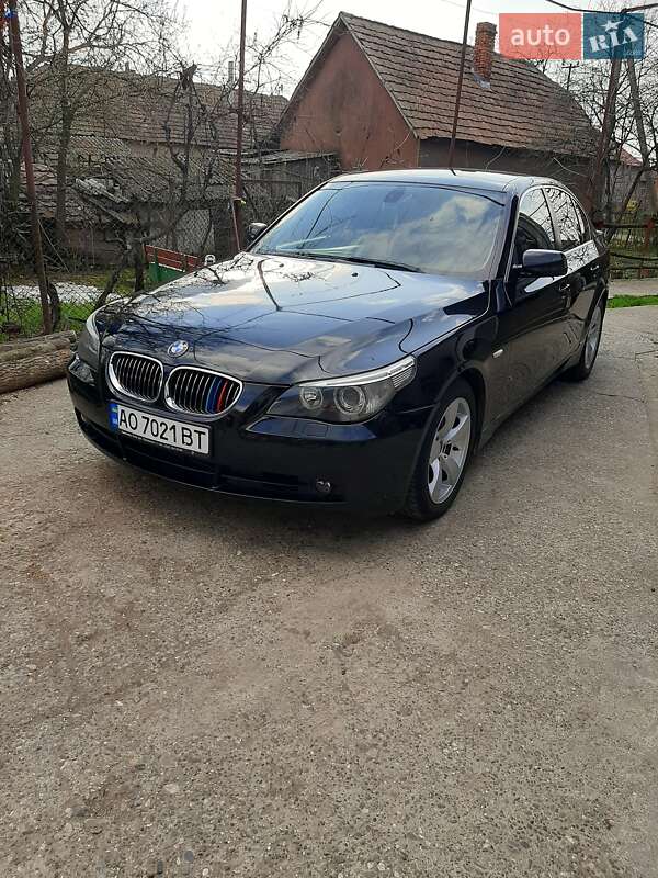 Седан BMW 5 Series 2004 в Мукачевому