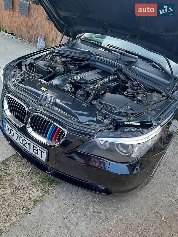Седан BMW 5 Series 2004 в Мукачевому