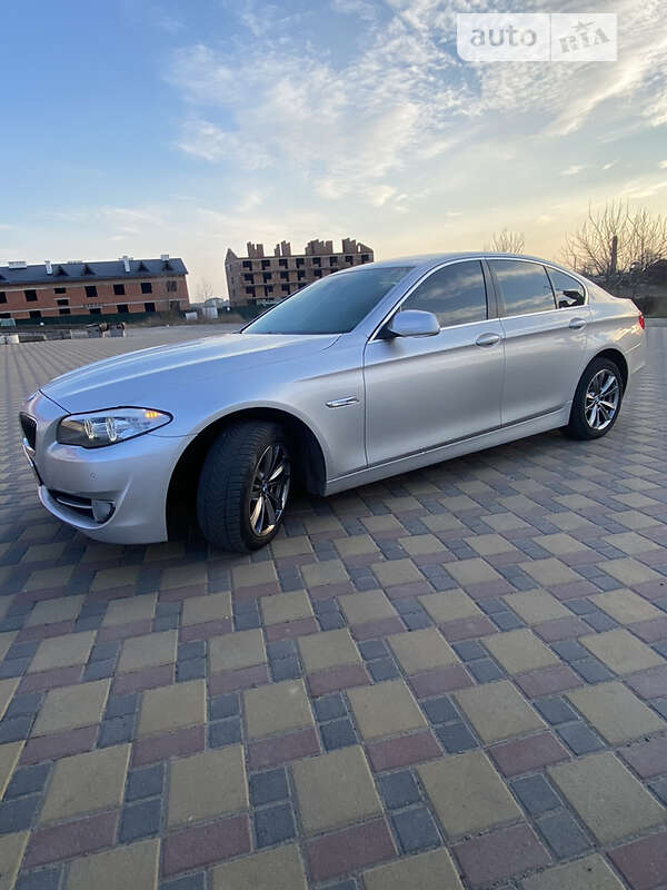 Седан BMW 5 Series 2012 в Гайсине