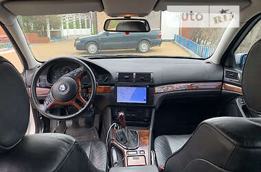 Седан BMW 5 Series 2001 в Черноморске