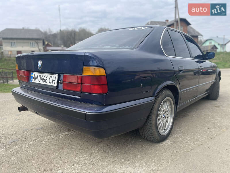 Седан BMW 5 Series 1989 в Сколе