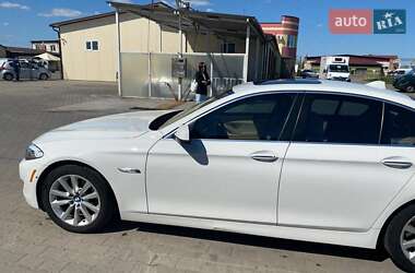 Седан BMW 5 Series 2012 в 