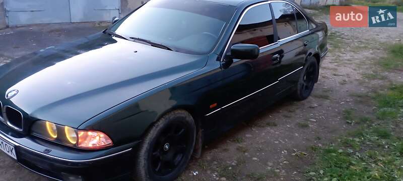 Седан BMW 5 Series 2000 в Львове