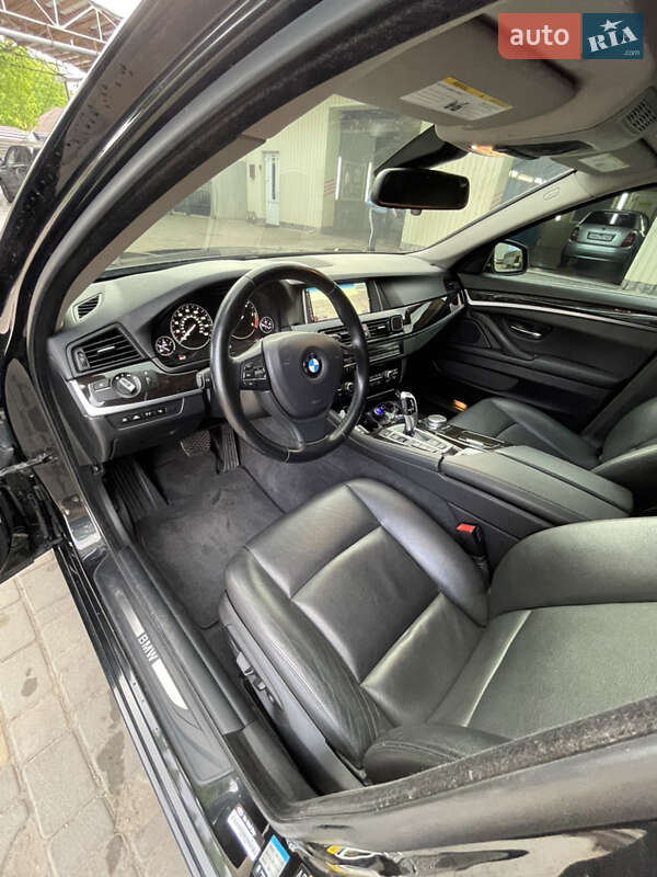 Седан BMW 5 Series 2015 в Хмільнику