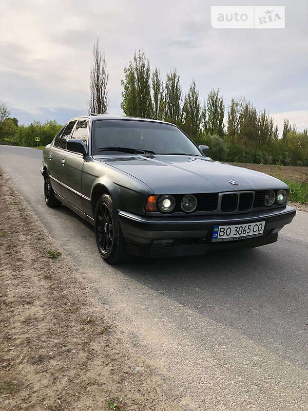 Седан BMW 5 Series 1989 в Борщеві