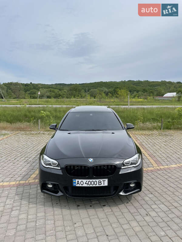 Седан BMW 5 Series 2013 в Іршаві