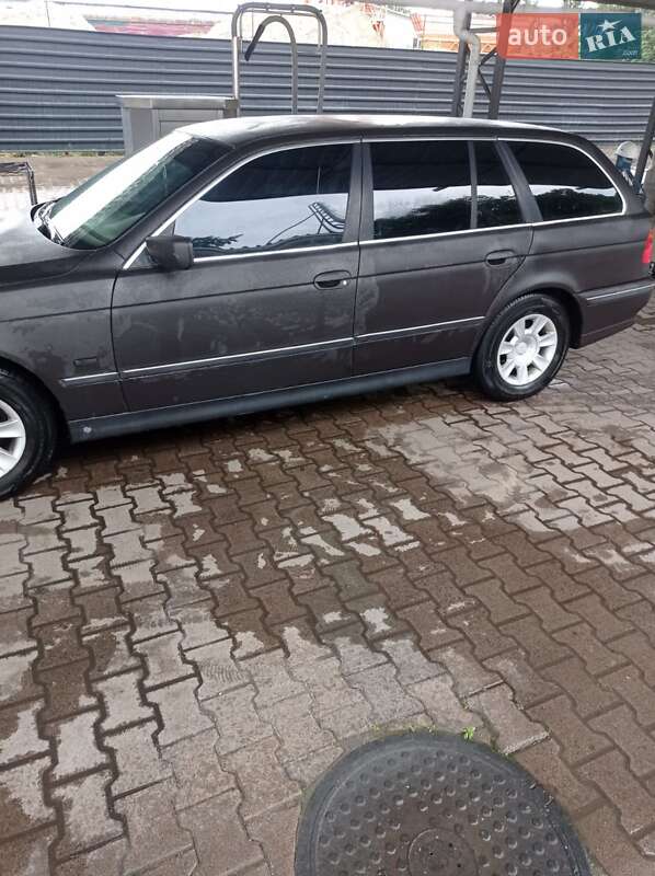 Універсал BMW 5 Series 2000 в Сумах