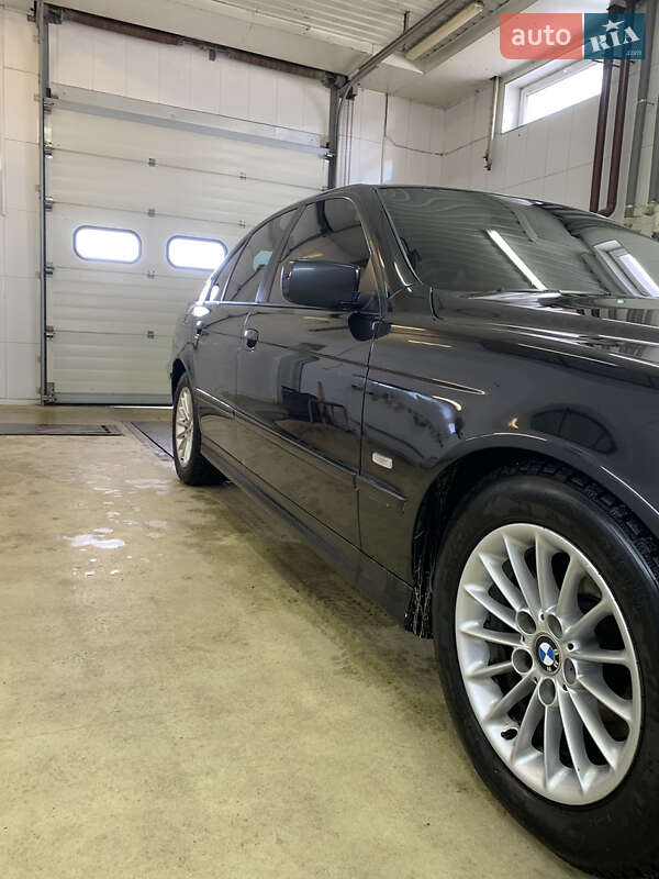 Седан BMW 5 Series 2001 в Дніпрі