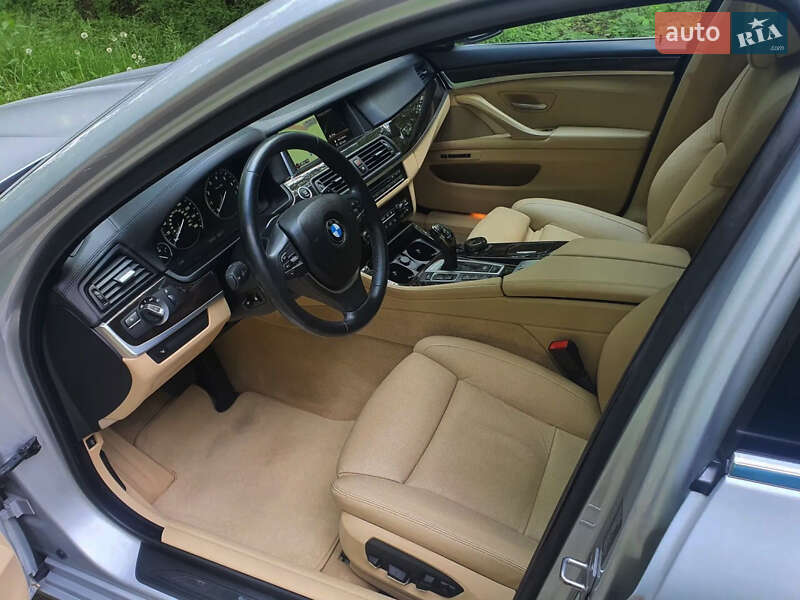 Седан BMW 5 Series 2015 в Новояворовске