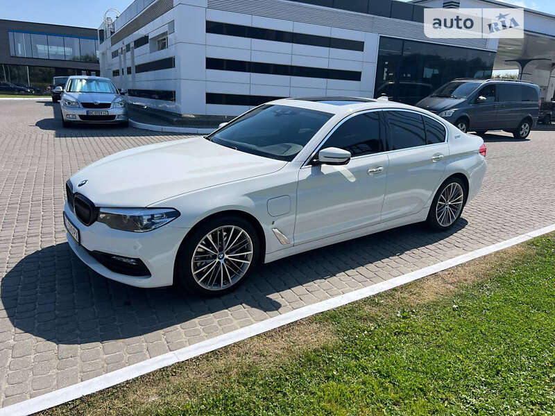 Седан BMW 5 Series 2018 в Львове