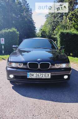 Седан BMW 5 Series 2000 в Рівному
