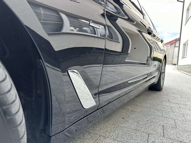Седан BMW 5 Series 2017 в Тячеве