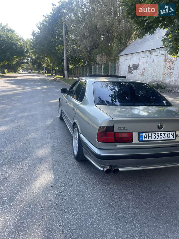 Седан BMW 5 Series 1988 в Краматорську