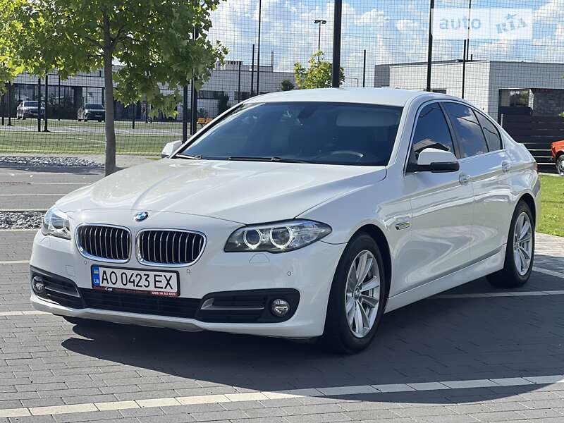 Седан BMW 5 Series 2016 в Мукачево