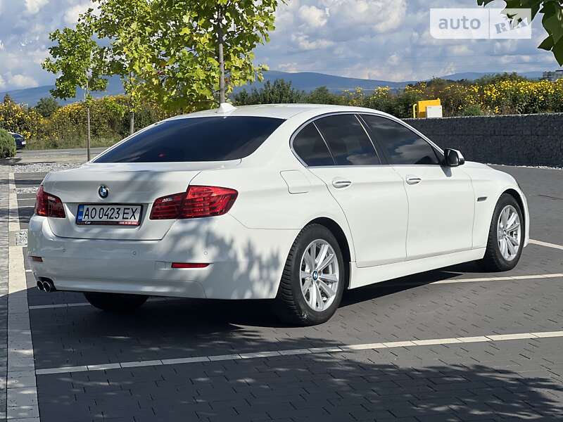 Седан BMW 5 Series 2016 в Мукачево