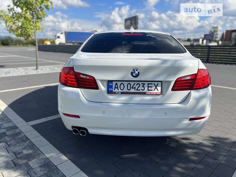 Седан BMW 5 Series 2016 в Мукачево
