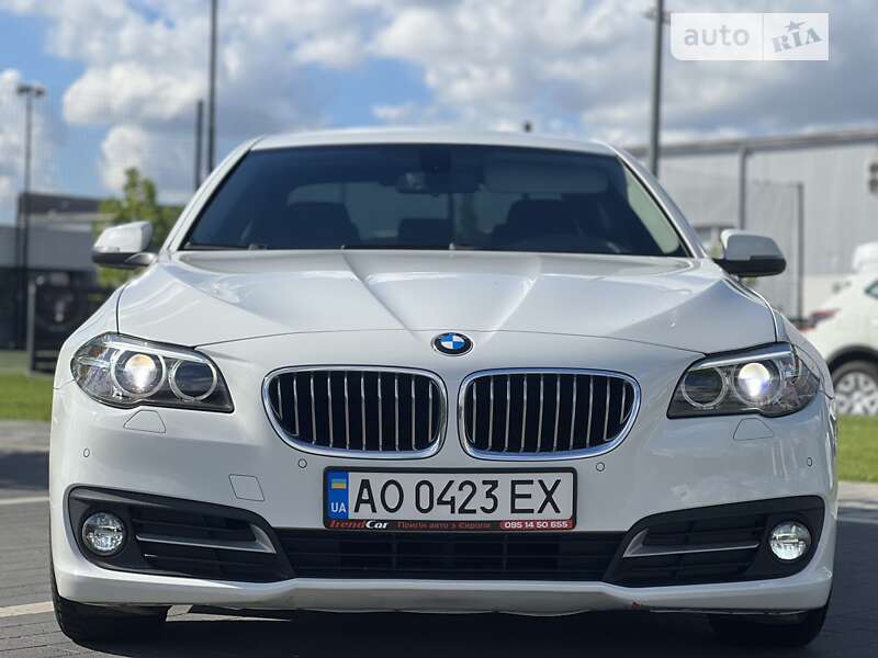 Седан BMW 5 Series 2016 в Мукачево