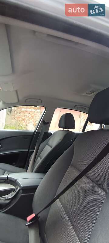 Седан BMW 5 Series 2004 в Костопілі
