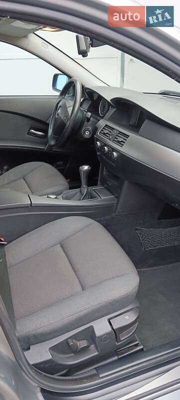 Седан BMW 5 Series 2004 в Костопілі