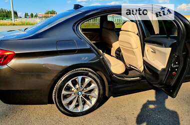 Седан BMW 5 Series 2013 в Львові