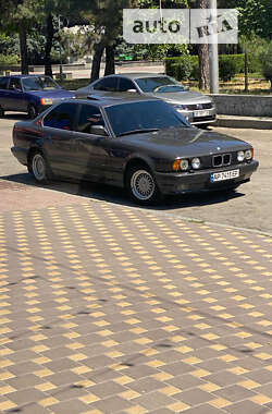 Седан BMW 5 Series 1992 в Запорожье