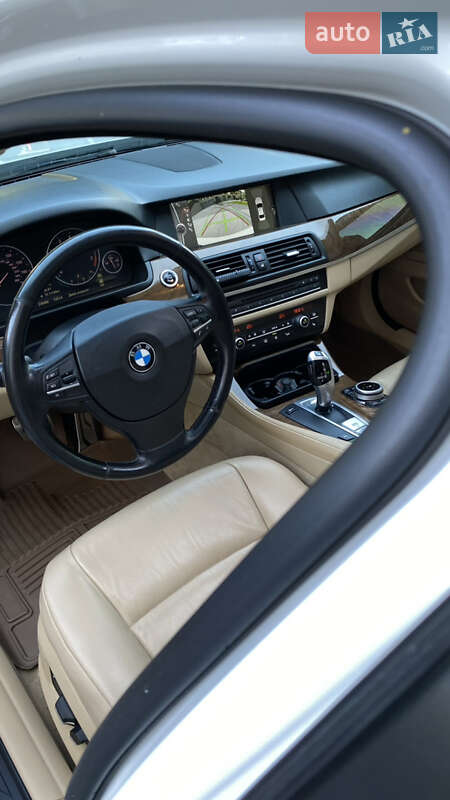Седан BMW 5 Series 2010 в Львові