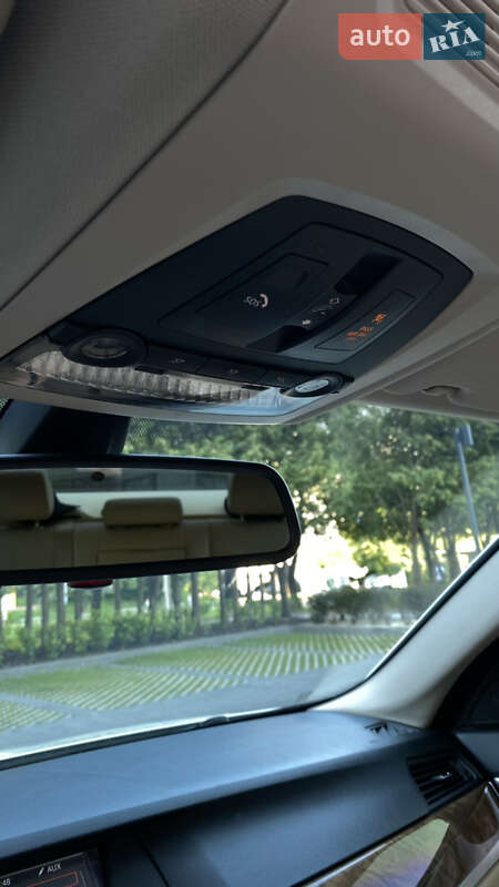 Седан BMW 5 Series 2010 в Львові