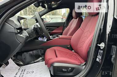 Седан BMW 5 Series 2023 в 
